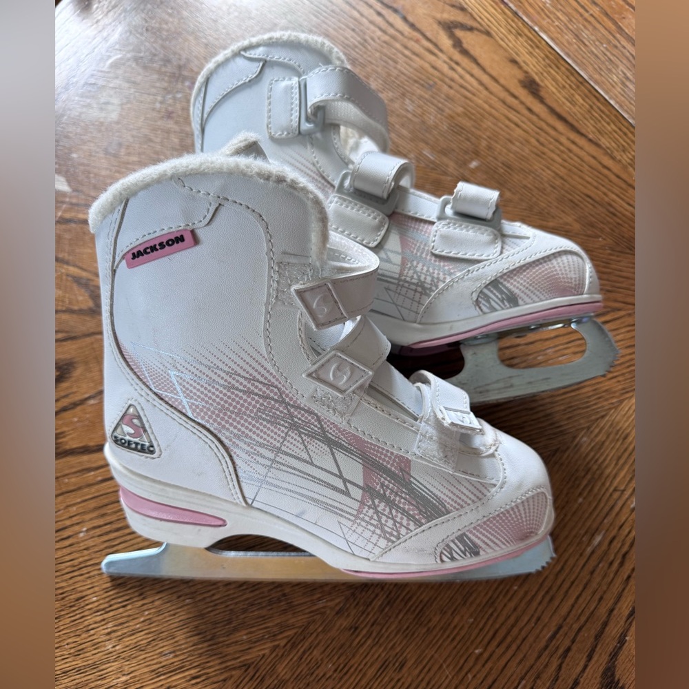 Jackson SOFTEC ICE FIGURE Skates White And Pink Size 2 Youth Child Kids